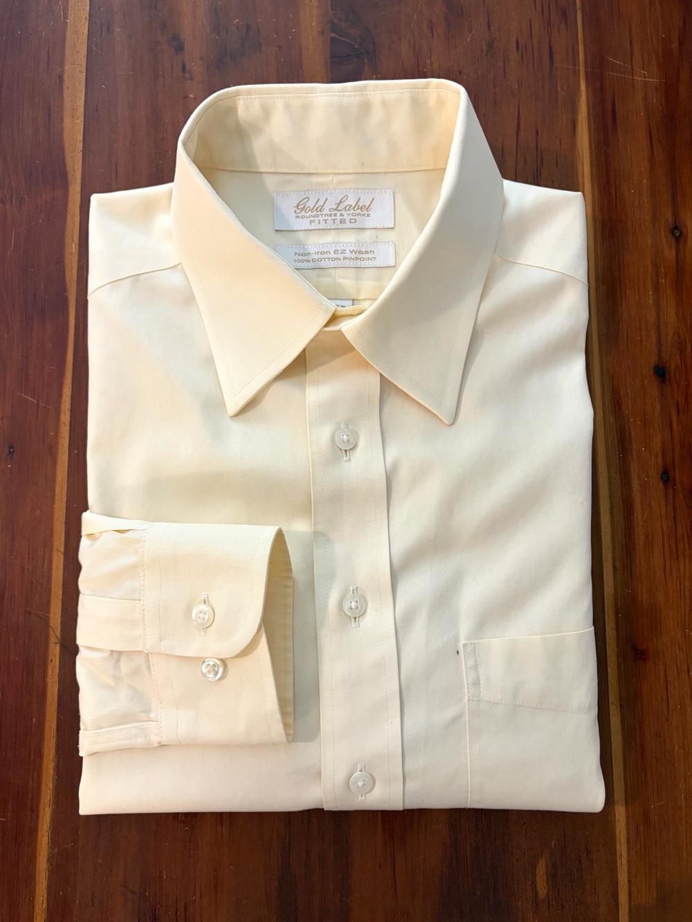 Gold Label Roundtree & Yorke Fitted Non-Iron EZ-Wash Point Collar Dress Shirt